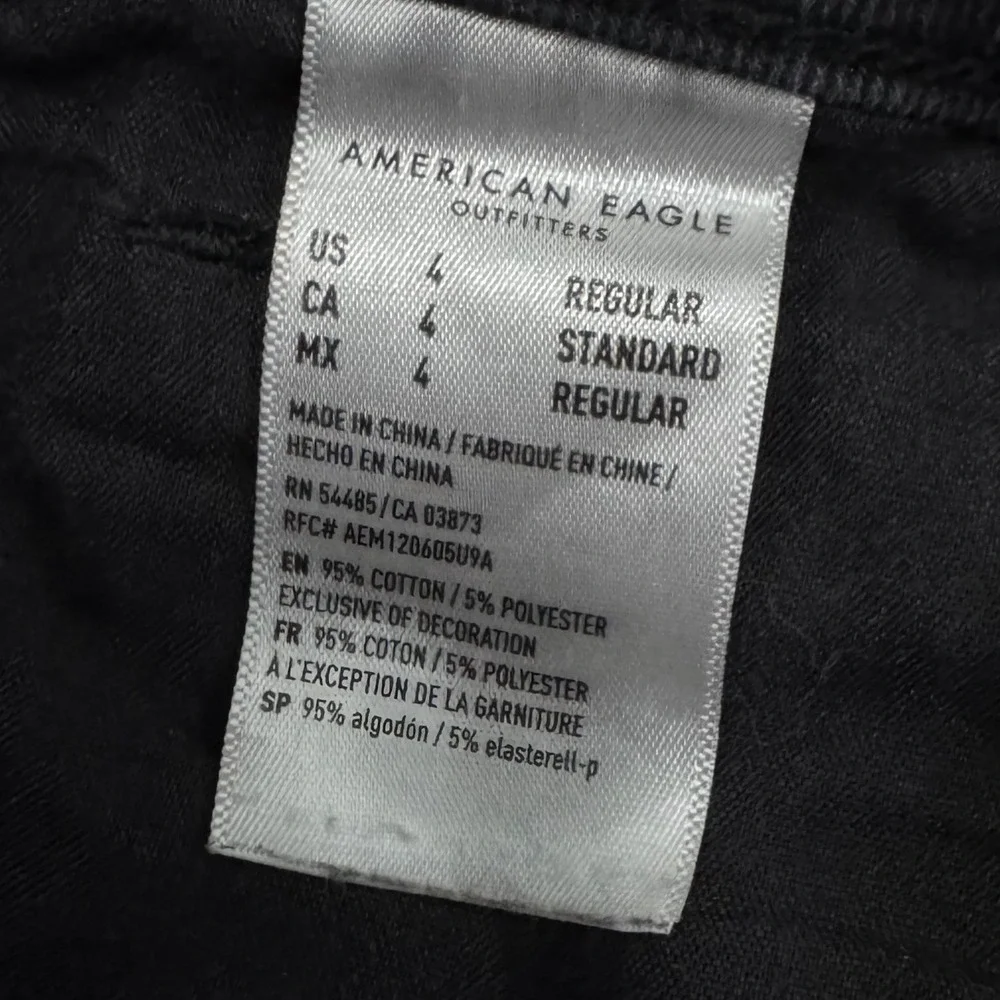 American Eagle Black Distressed Jeans 4 Stretch High Rise Straight Mom Raw Hem